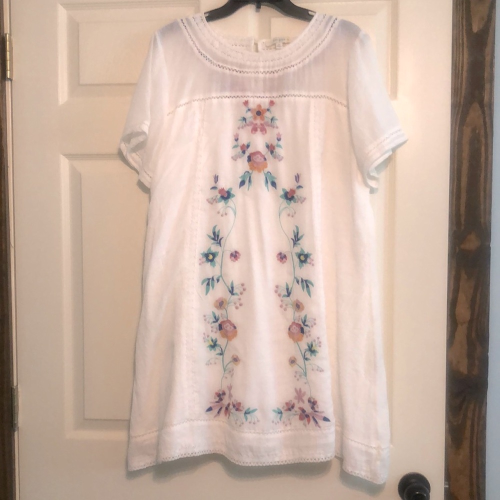 Umgee White Dress with Embroidered Flowers Size 1X